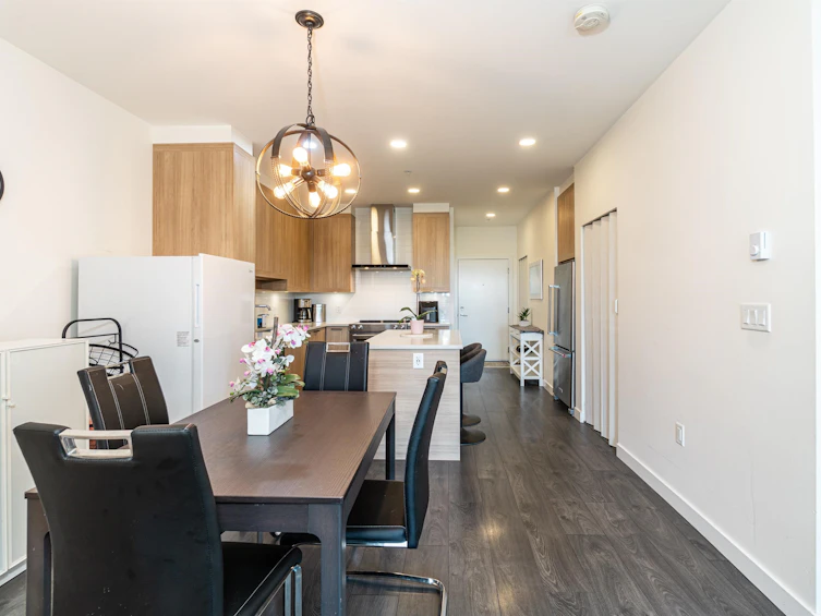 405-7169 14th Avenue, Burnaby, BC, V3N 0H6 - 7