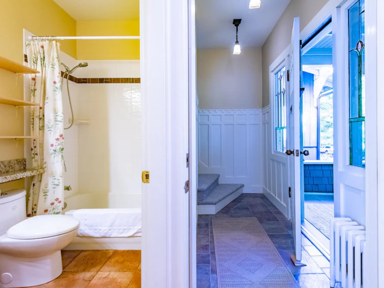 179 W 18th Avenue, Vancouver, BC, V5Y 2A6 - 18