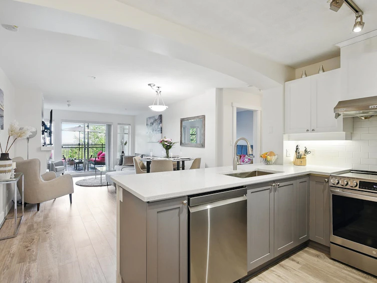 102-1438 Parkway Boulevard, Coquitlam, BC, V3E 3M1 - 4
