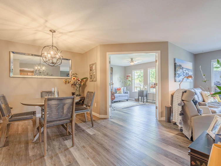 204-5768 Marine Way, Sechelt, BC, V7Z 0K4 - 4