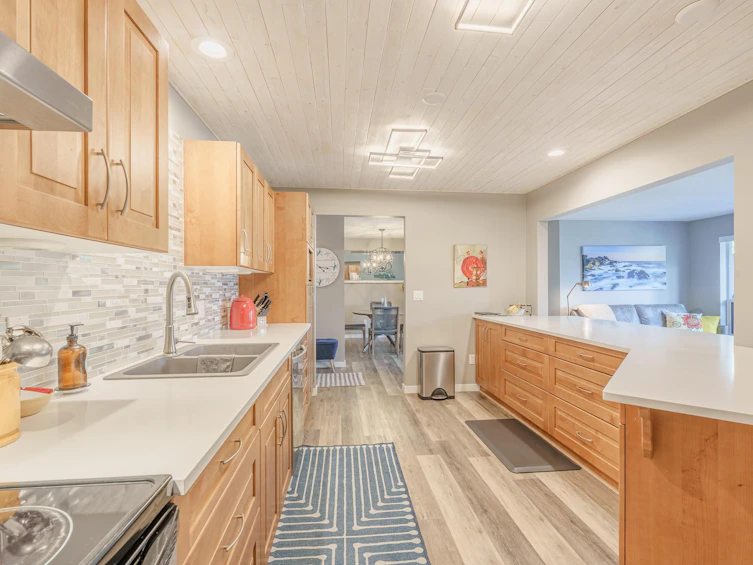 204-5768 Marine Way, Sechelt, BC, V7Z 0K4 - 12