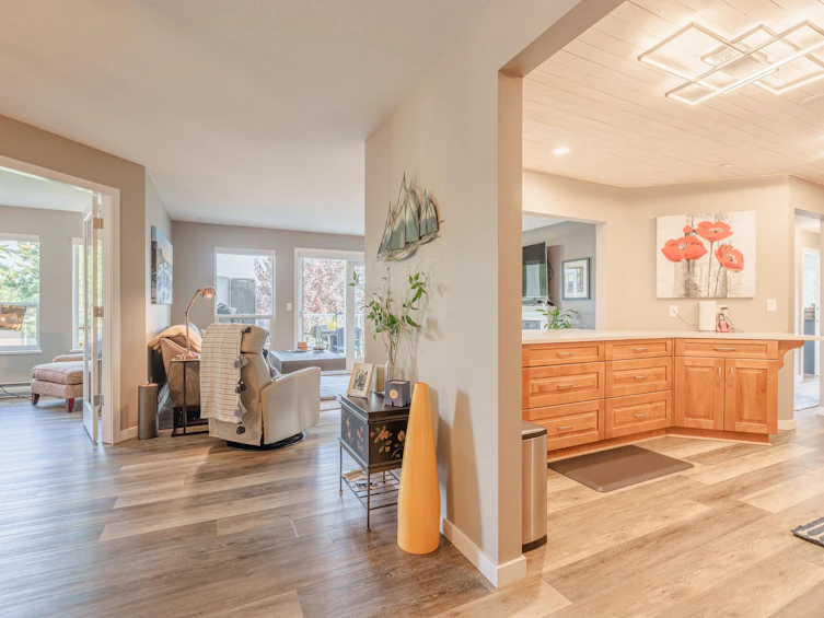 204-5768 Marine Way, Sechelt, BC, V7Z 0K4 - 3