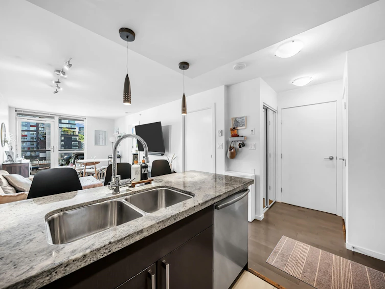 704-1887 Crowe Street, Vancouver, BC, V5Y 0B4 - 5