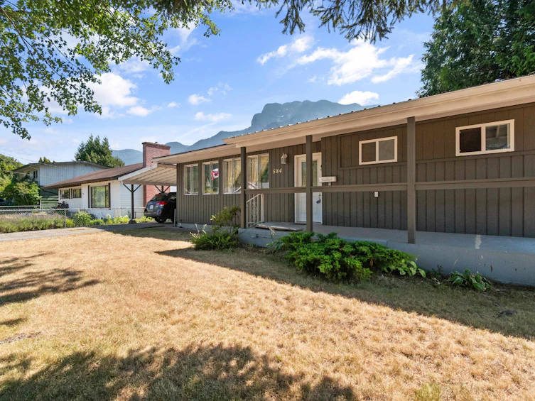 584 Thacker Avenue, Hope, BC, V0X 1L0 - 4