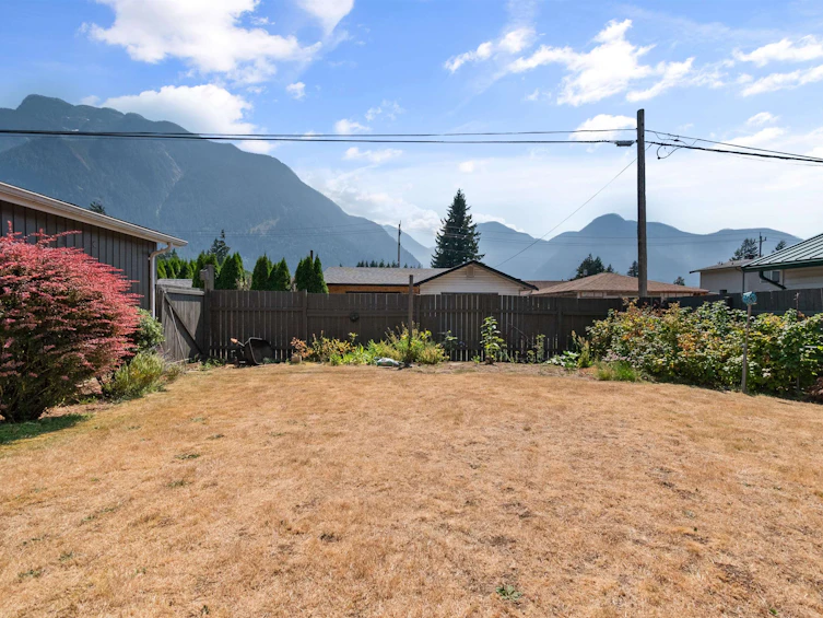584 Thacker Avenue, Hope, BC, V0X 1L0 - 35