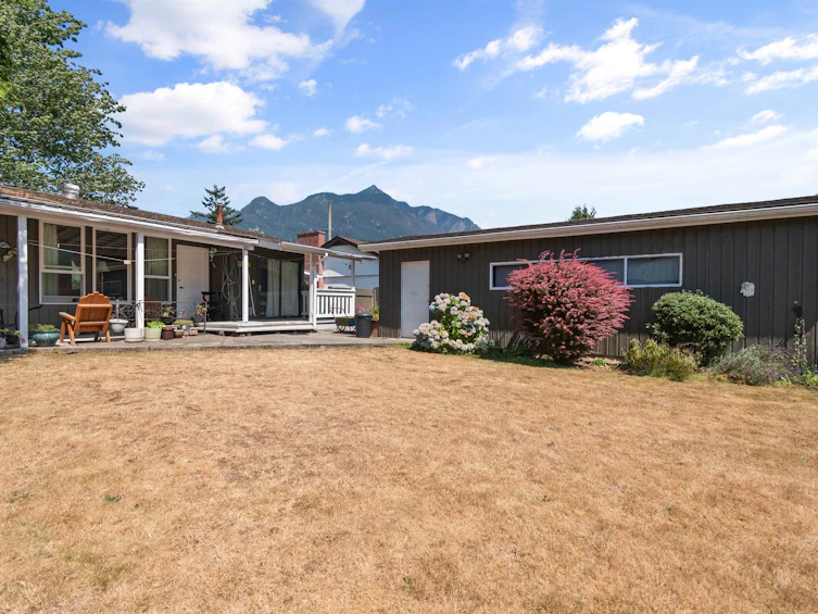584 Thacker Avenue, Hope, BC, V0X 1L0 - 8