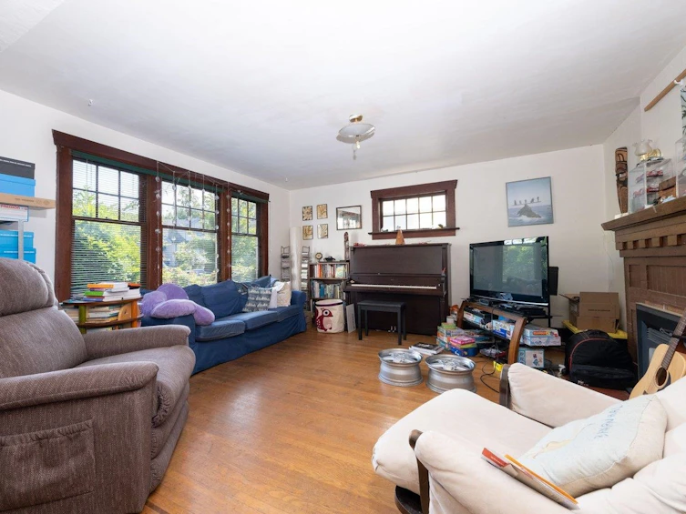 4579 W 11th Avenue, Vancouver, BC, V6R 2M5 - 5