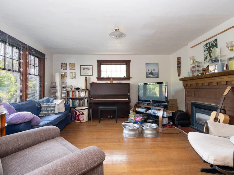 4579 W 11th Avenue, Vancouver, BC, V6R 2M5 - 4
