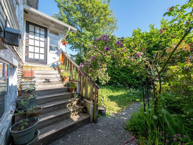 4579 W 11th Avenue, Vancouver, BC, V6R 2M5 - 3