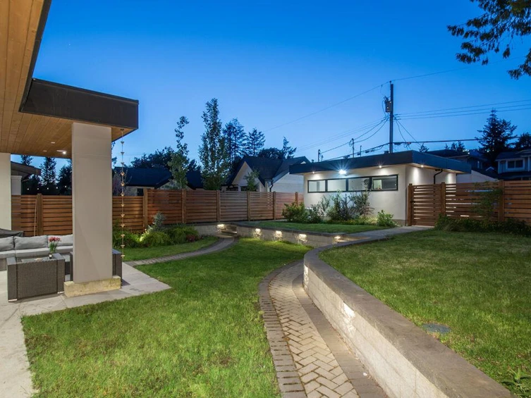 732 E 11th Street, North Vancouver, BC, V7L 2H8 - 30