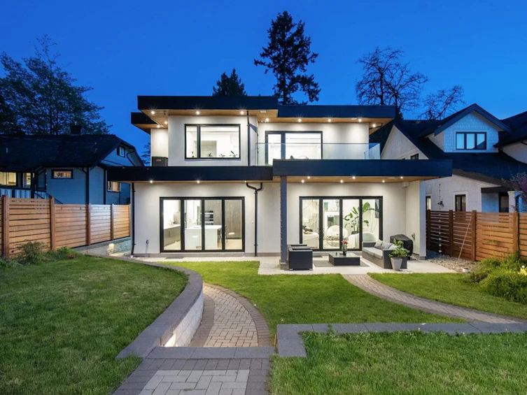 732 E 11th Street, North Vancouver, BC, V7L 2H8 - 2