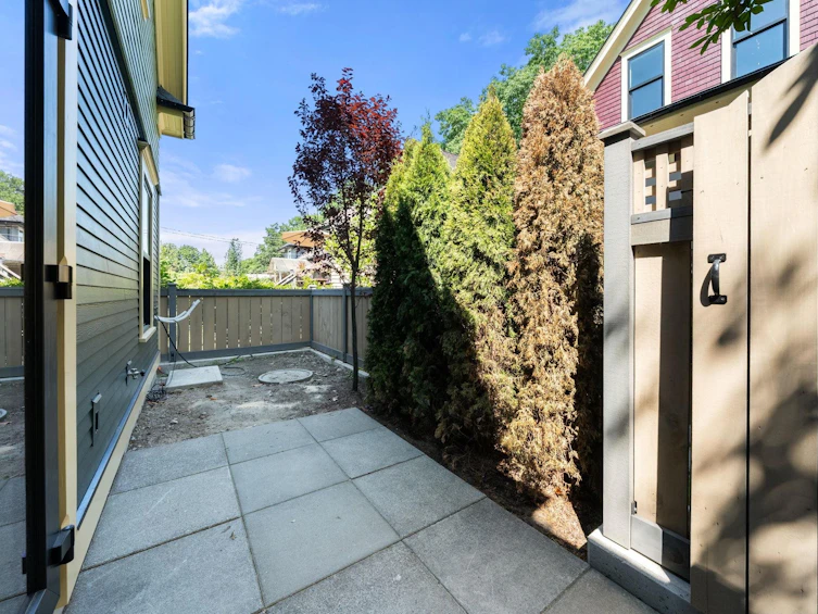 2594 Eton Street, Vancouver, BC, V5K 1J7 - 4