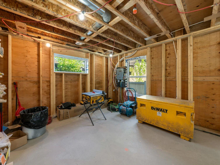 2594 Eton Street, Vancouver, BC, V5K 1J7 - 11