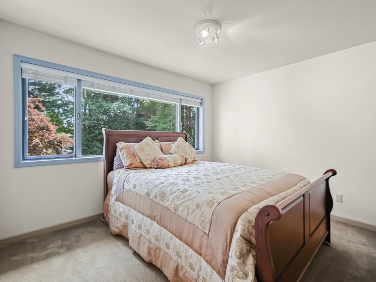 19025 84th Avenue, Surrey, BC, V4N 6B3 - 19