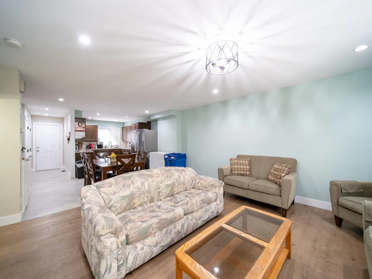 2028 Springer Avenue, Burnaby, BC, V5B 3M5 - 14