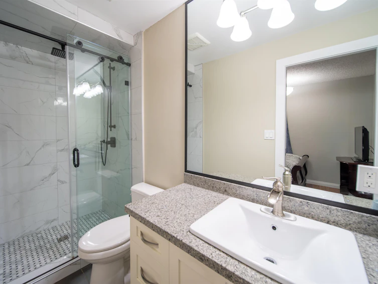 2028 Springer Avenue, Burnaby, BC, V5B 3M5 - 24