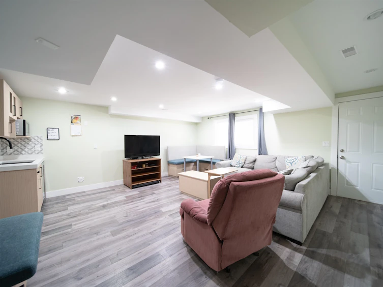 2028 Springer Avenue, Burnaby, BC, V5B 3M5 - 30