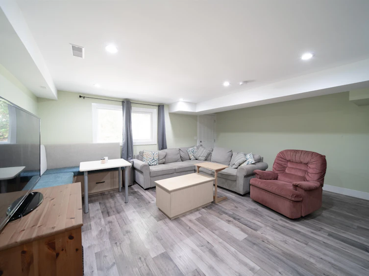 2028 Springer Avenue, Burnaby, BC, V5B 3M5 - 29