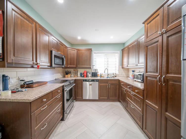 2028 Springer Avenue, Burnaby, BC, V5B 3M5 - 6