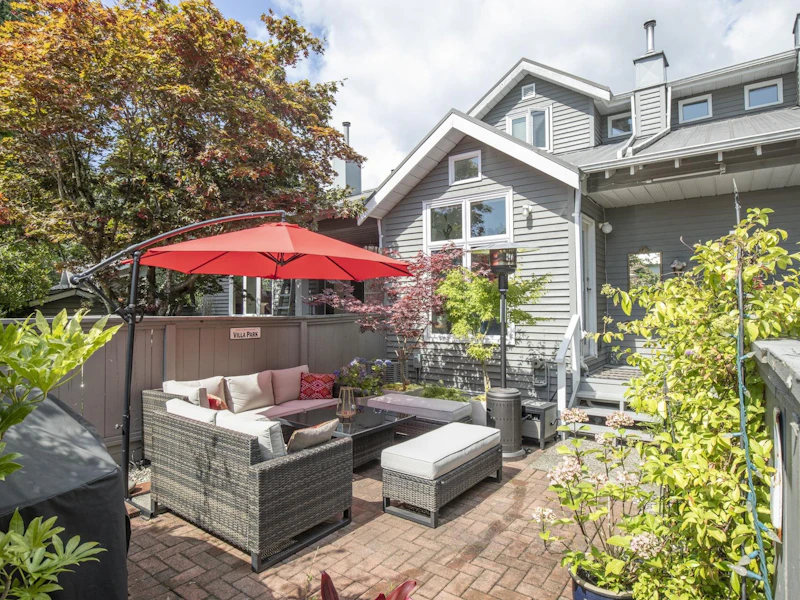 1585 Bowser Avenue, North Vancouver BC V7P 2Y4