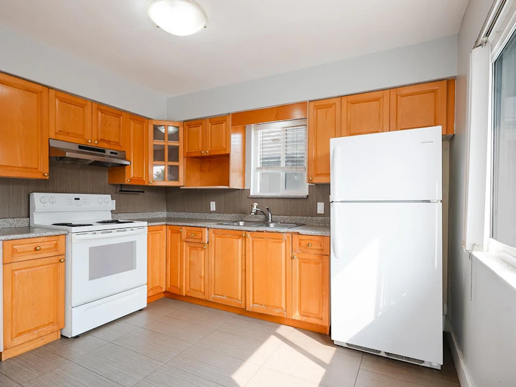 5120 Fairmont Street, Vancouver, BC, V5R 3V3 - 8