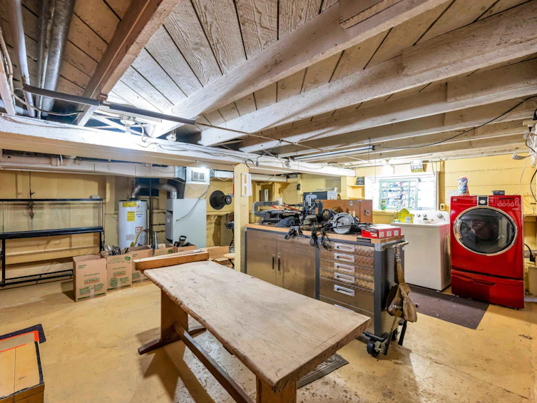 33601 1st Avenue, Mission, BC, V2V 1H3 - 32
