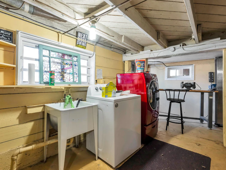 33601 1st Avenue, Mission, BC, V2V 1H3 - 33