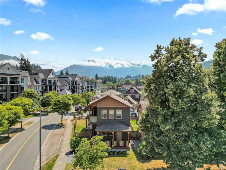 45055 Nicomen Crescent, Chilliwack, BC, V2R 0S1 - 2
