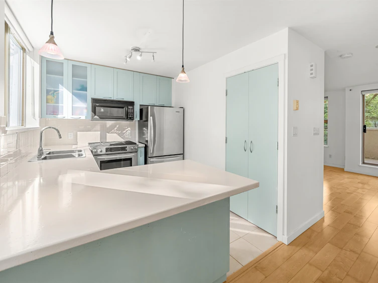 TH8-989 Richards Street, Vancouver, BC, V6B 6R6 - 2
