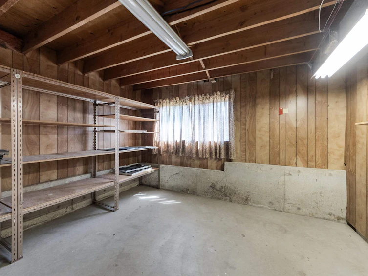 3810 Cardiff Place, Burnaby, BC, V5G 2G9 - 38