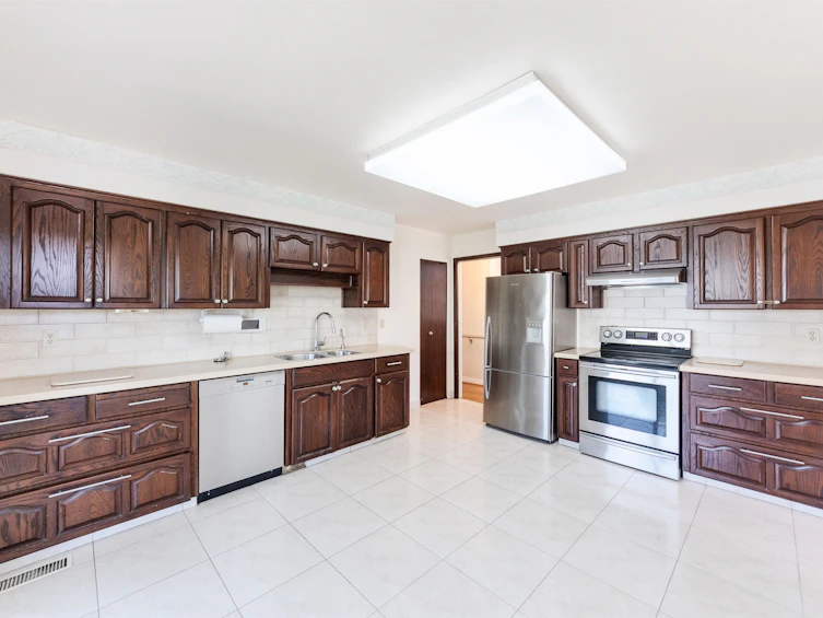 3810 Cardiff Place, Burnaby, BC, V5G 2G9 - 4