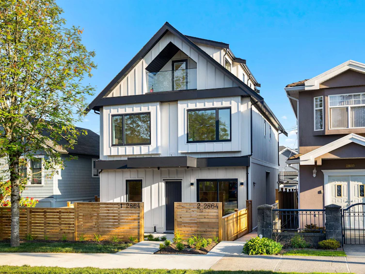 1-2864 E Georgia Street, Vancouver, BC, V5K 2K4