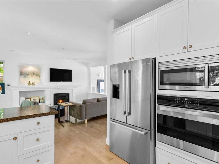 4949 Edendale Court, West Vancouver, BC, V7W 3H7 - 16