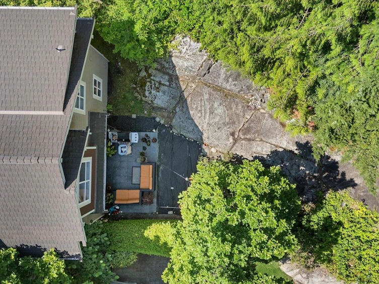 4949 Edendale Court, West Vancouver, BC, V7W 3H7 - 2