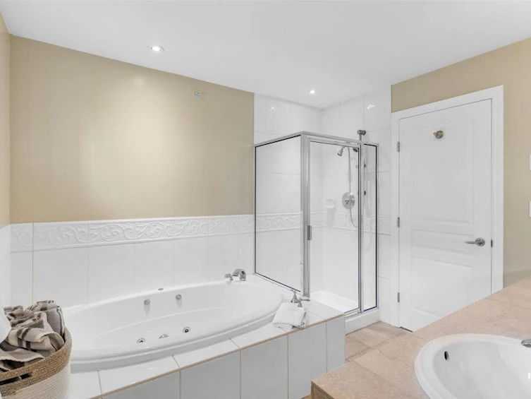 4949 Edendale Court, West Vancouver, BC, V7W 3H7 - 29