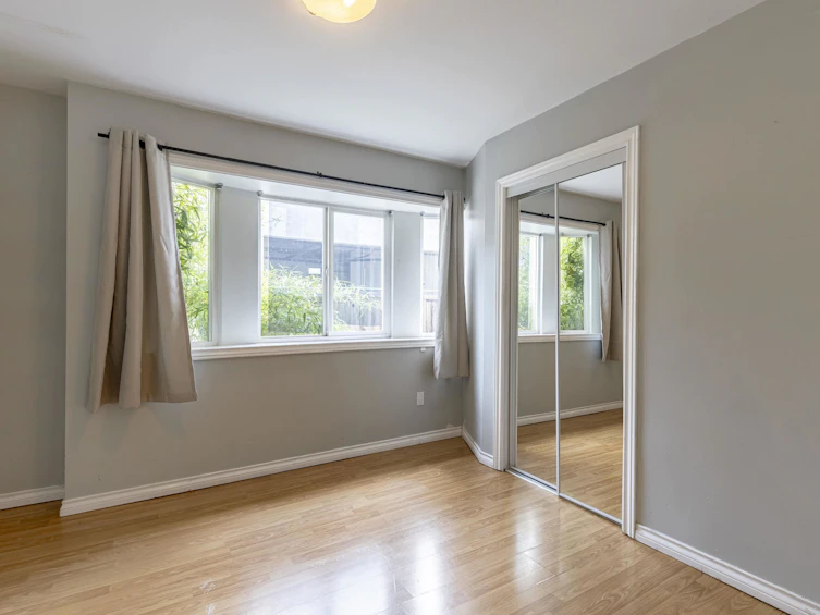 189 E 26th Avenue, Vancouver, BC, V5V 2G8 - 25