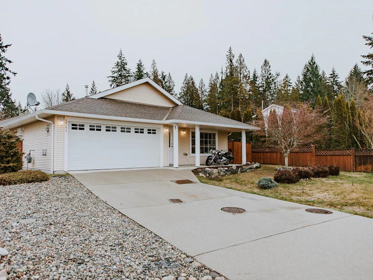 5744 Emily Way, Sechelt, BC, V7Z 0N5 - 2