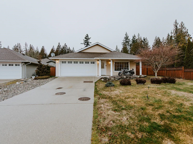 5744 Emily Way, Sechelt BC