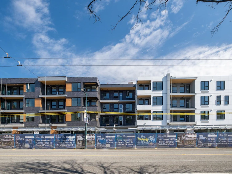 513-471 E Broadway, Vancouver, BC, V6T 1W9 - 2