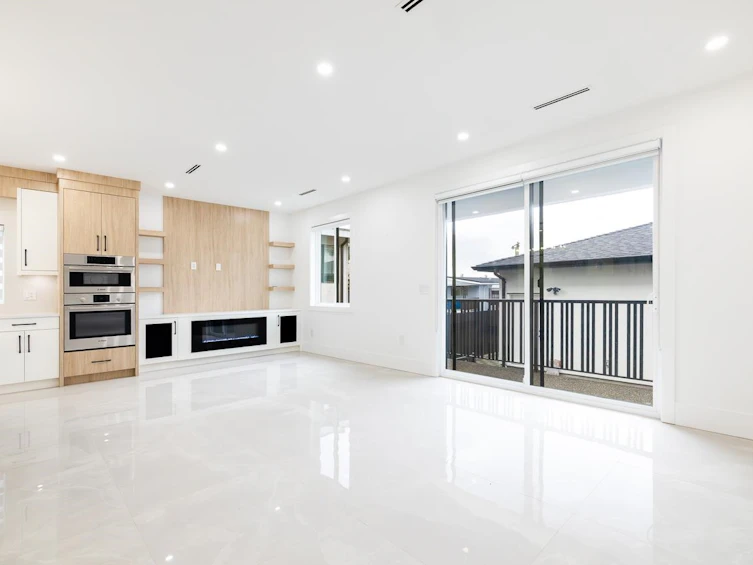 7707 Burgess Street, Burnaby, BC, V3N 3J1 - 8