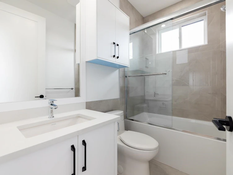 7707 Burgess Street, Burnaby, BC, V3N 3J1 - 35