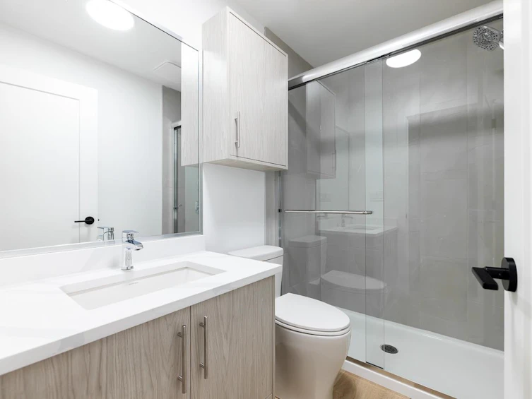 7707 Burgess Street, Burnaby, BC, V3N 3J1 - 40