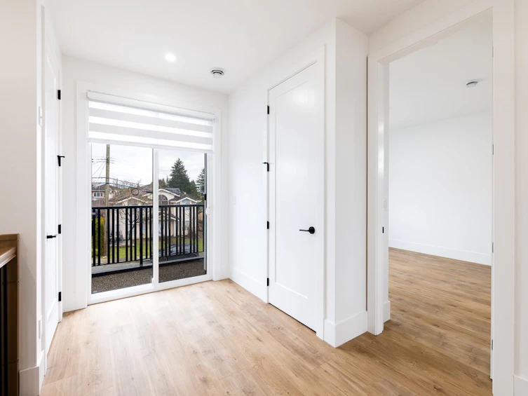 7707 Burgess Street, Burnaby, BC, V3N 3J1 - 25