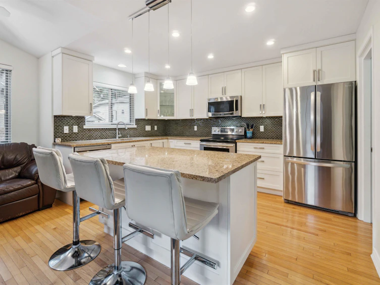 28 Deerwood Place, Port Moody, BC, V3H 4X7 - 10