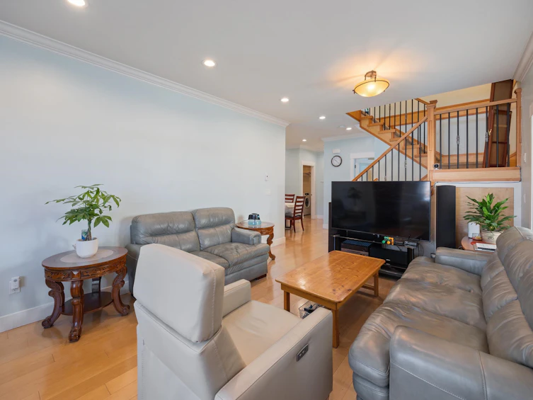 7356 12th Avenue, Burnaby, BC, V3N 2J9 - 8