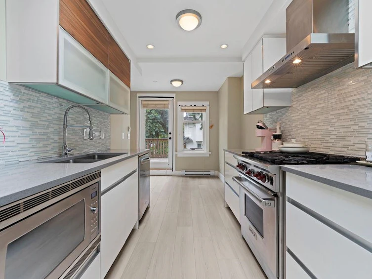 374 E 28th Avenue, Vancouver, BC, V5V 2M7 - 18