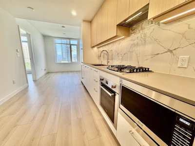 1007-6468 Willingdon Avenue - 3
