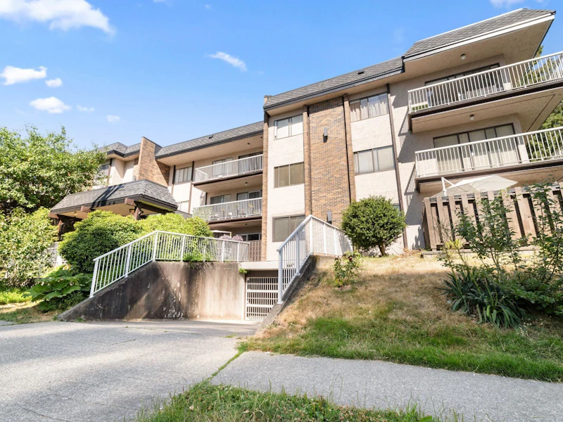 302 - 119 Agnes Street, New Westminster BC V3L 1E4