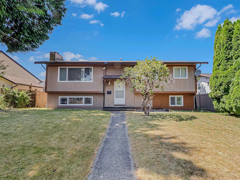 6721 132nd Street, Surrey BC V3W 4L7