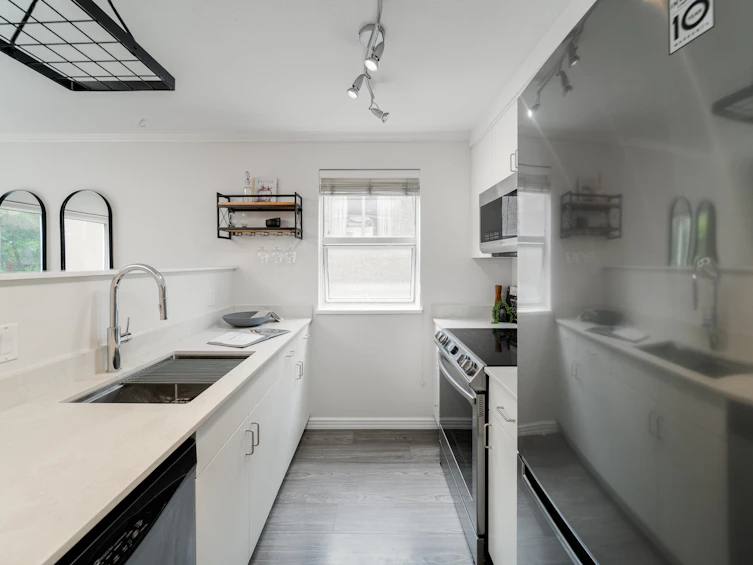 302-985 W 10th Avenue, Vancouver, BC, V5Z 1L9 - 5